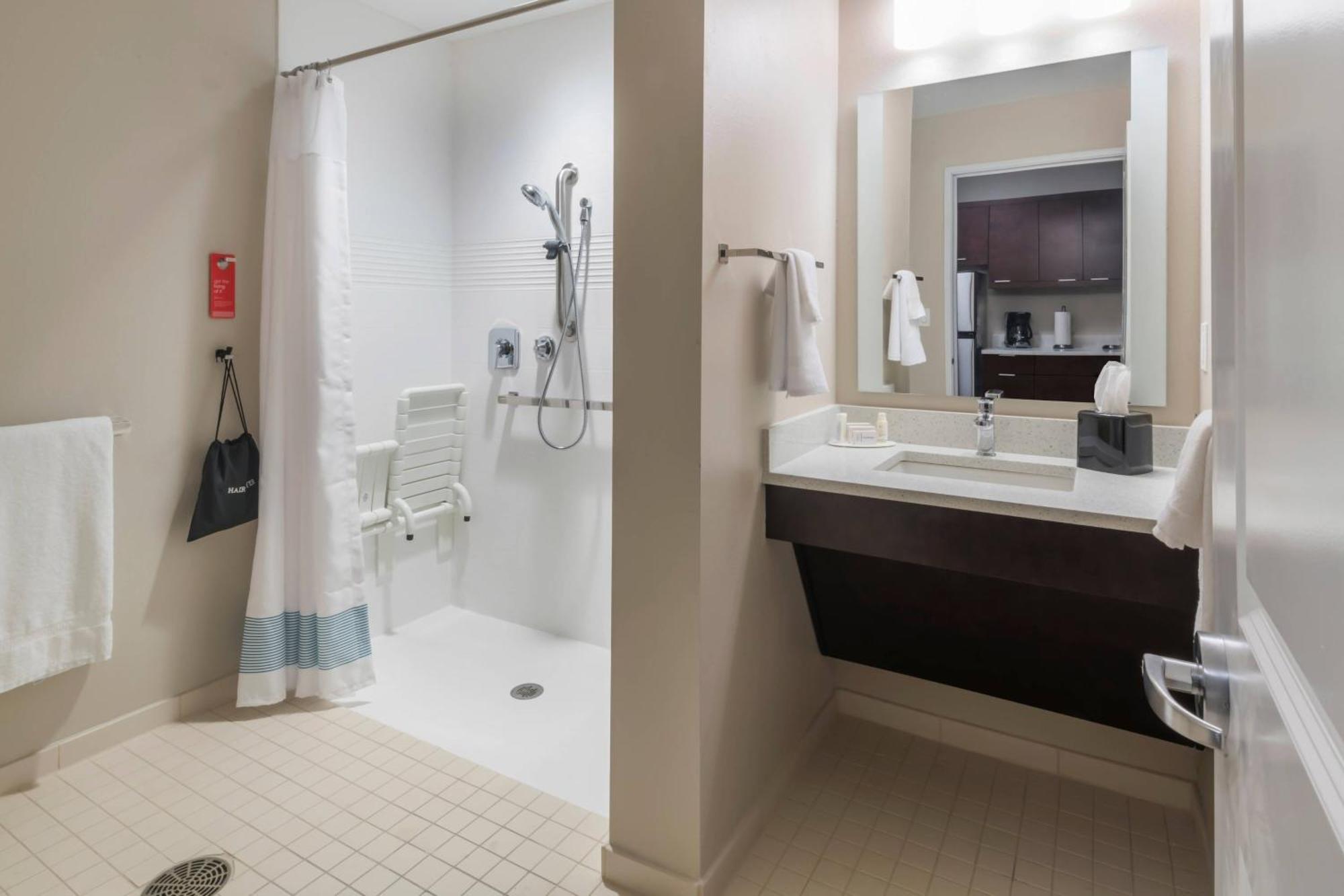 Towneplace Suites By Marriott Hays Bagian luar foto