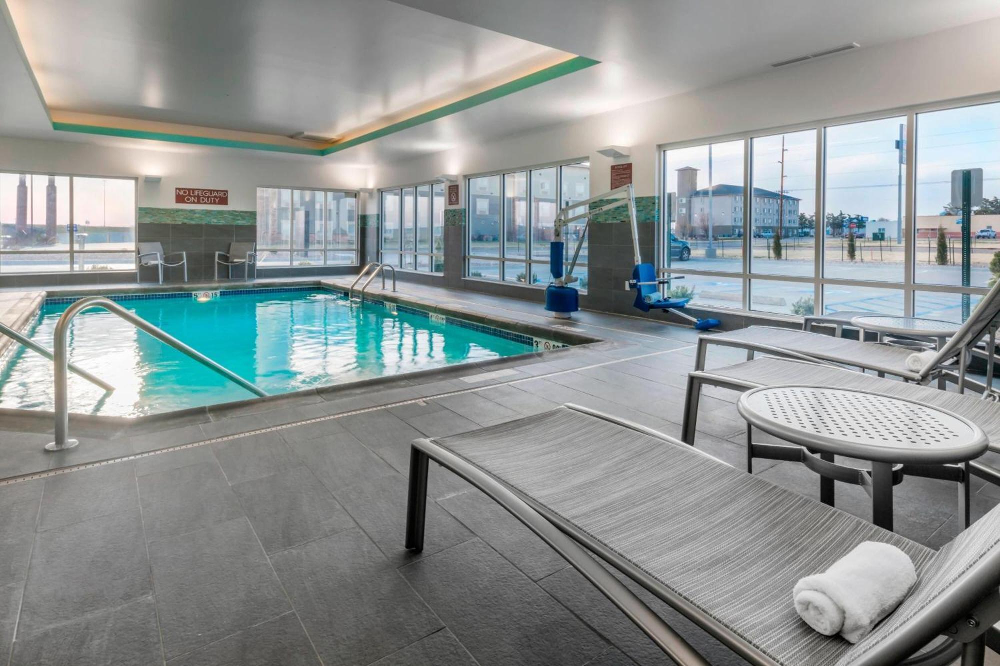 Towneplace Suites By Marriott Hays Bagian luar foto