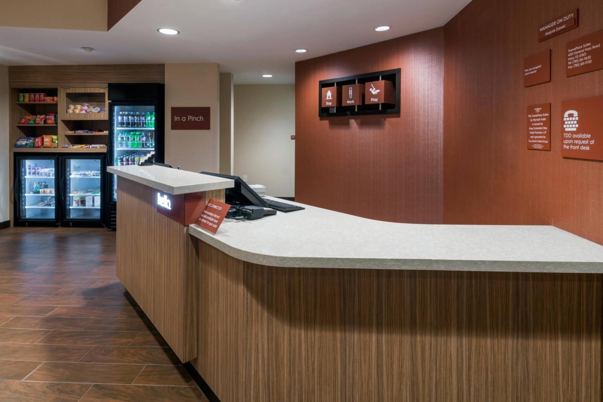 Towneplace Suites By Marriott Hays Bagian luar foto